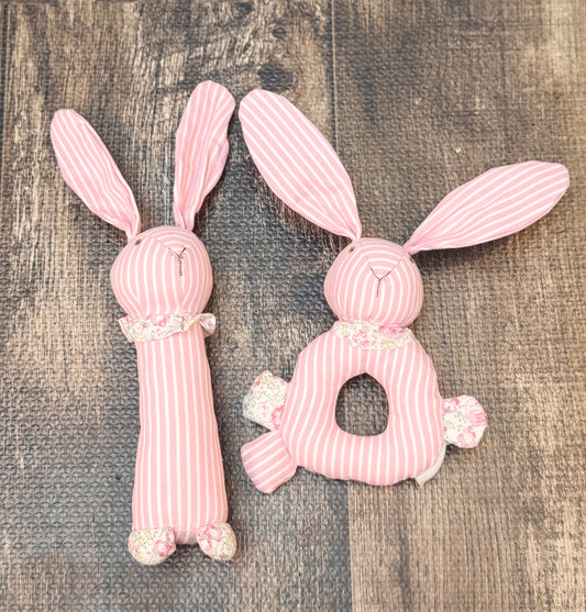 Luxury Mummy & Baby Gift Box – Magnet Mouse Onesie, Pink Bunny Rattles & Mum Relaxation Soak