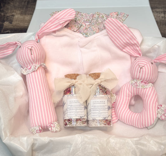 Luxury Mummy & Baby Gift Box – Magnet Mouse Onesie, Pink Bunny Rattles & Mum Relaxation Soak