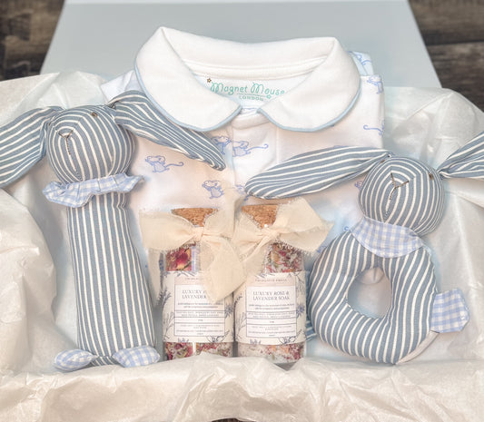 Luxury Mummy & Baby Gift Box (Blue) – Magnet Mouse Onesie, Bunny Rattles & Mum Relaxation Soak